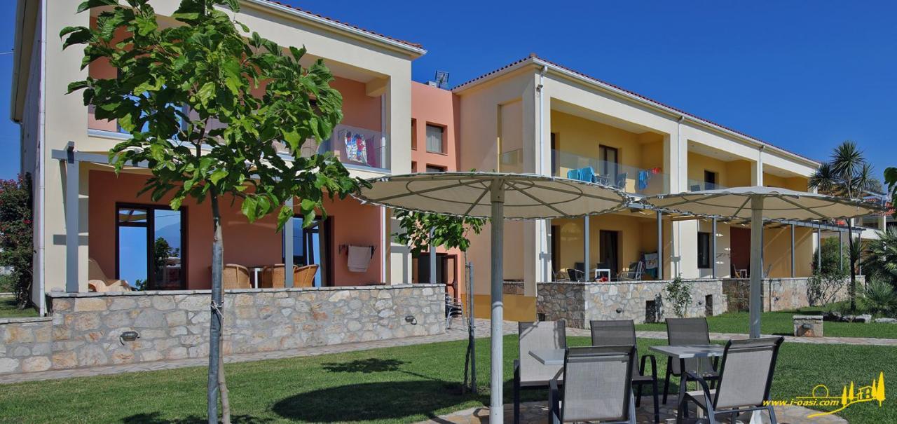 Aparthotel Oasis By The Sea Chiliadou  Esterno foto