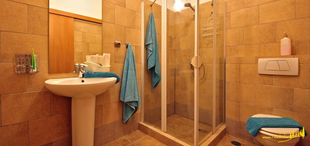 Aparthotel Oasis By The Sea Chiliadou  Esterno foto