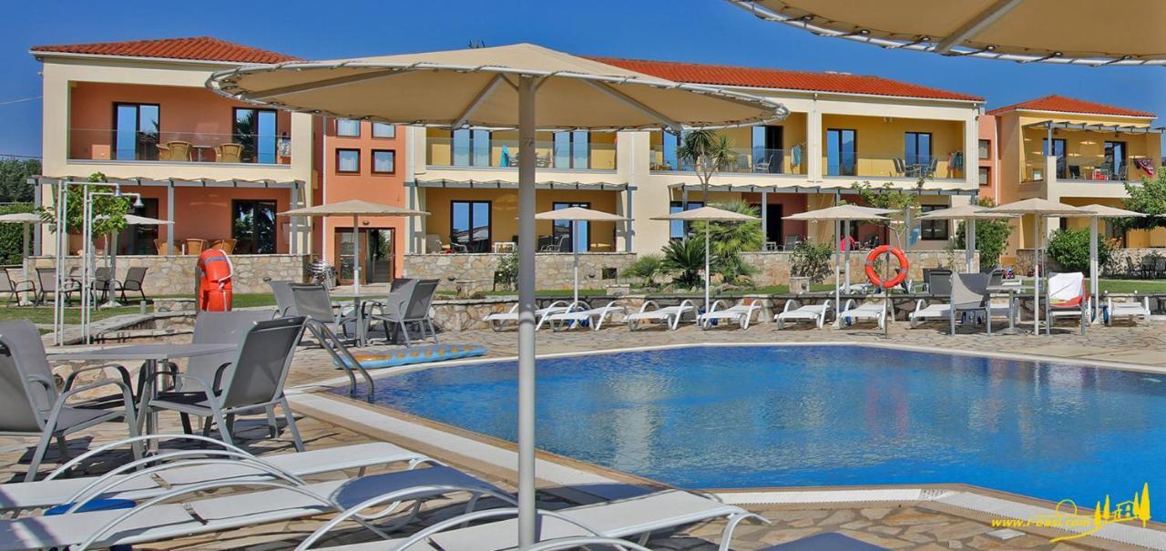 Aparthotel Oasis By The Sea Chiliadou  Esterno foto
