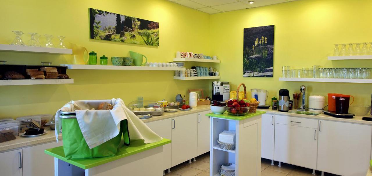Aparthotel Oasis By The Sea Chiliadou  Esterno foto