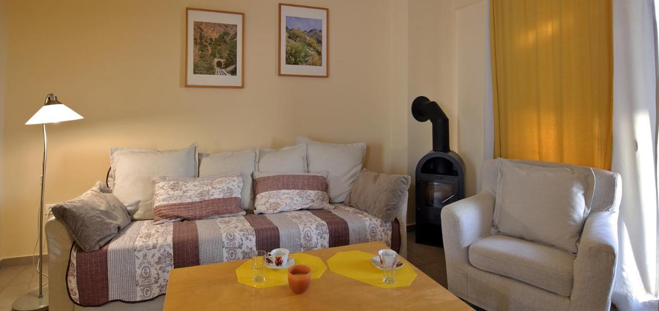Aparthotel Oasis By The Sea Chiliadou  Esterno foto