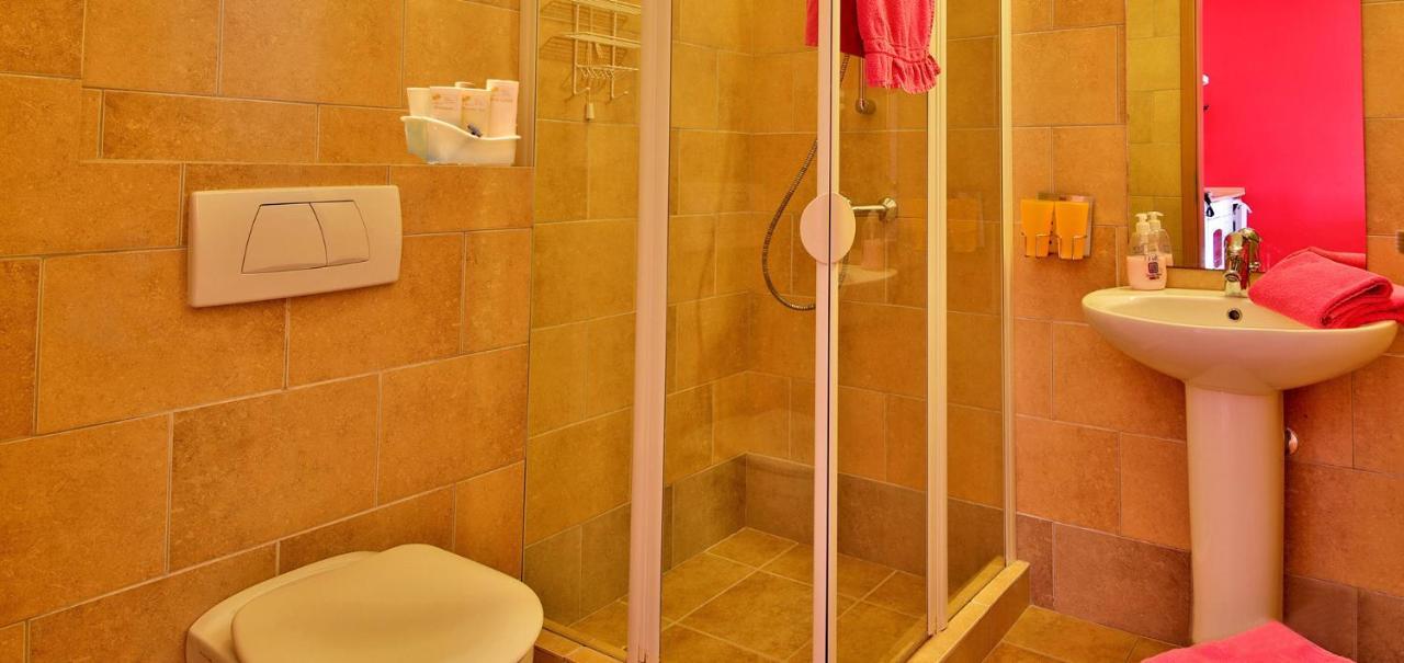 Aparthotel Oasis By The Sea Chiliadou  Esterno foto
