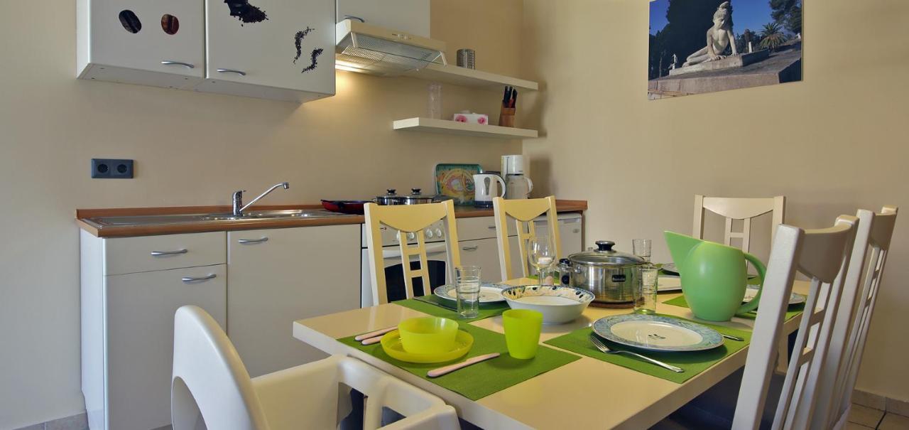 Aparthotel Oasis By The Sea Chiliadou  Esterno foto
